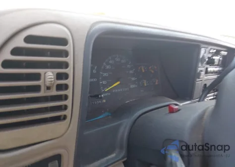 1997 Chevrolet Tahoe z USA, uszkodzony, nr VIN 3GNEK18R7VG136435